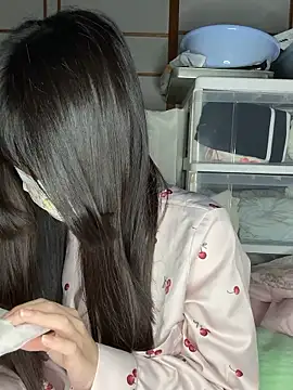 Snapshot of xx_Ojou_xx chatting on 11-14-25, 05:22 xx Ojou xx online show from 11-14-25, 05:22