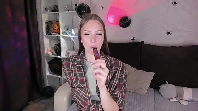 Snapshot of AliceLababy_ chatting on 10-30-25, 04:14 AliceLababy online show from 10-30-25, 04:14