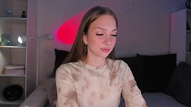 Snapshot of AliceLababy_ chatting on 11-05-25, 04:12 AliceLababy online show from 11-05-25, 04:12