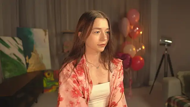 Snapshot of RoxieBolich chatting on 10-13-25, 01:44 RoxieBolich online show from 10-13-25, 01:44