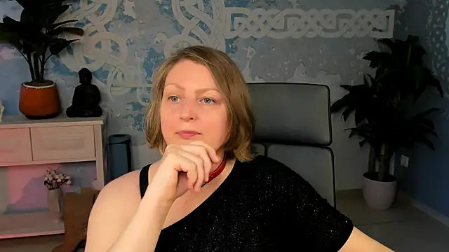 Snapshot of TiffanyBrauny chatting on 09-10-25, 09:20 TiffanyBrauny online show from 09-10-25, 09:20