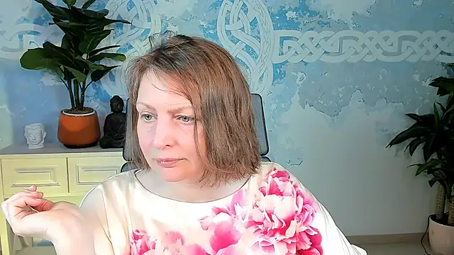 Snapshot of TiffanyBrauny chatting on 09-20-25, 09:21 TiffanyBrauny online show from 09-20-25, 09:21