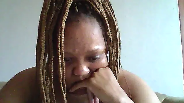 Snapshot of Yellobonepussy chatting on 09-15-25, 11:21 Yellobonepussy online show from 09-15-25, 11:21
