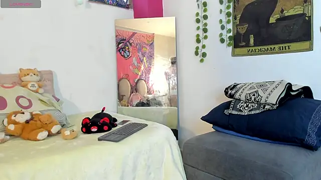 Snapshot of rosse_dredd chatting on 10-12-25, 10:31 rosse dredd online show from 10-12-25, 10:31