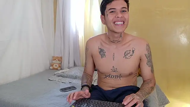 Snapshot of rosse_dredd chatting on 03-10-26, 07:30 rosse dredd online show from 03-10-26, 07:30