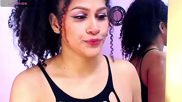 Snapshot of AYSHA_WATSON chatting on 10-14-25, 01:12 AYSHA WATSON online show from 10-14-25, 01:12