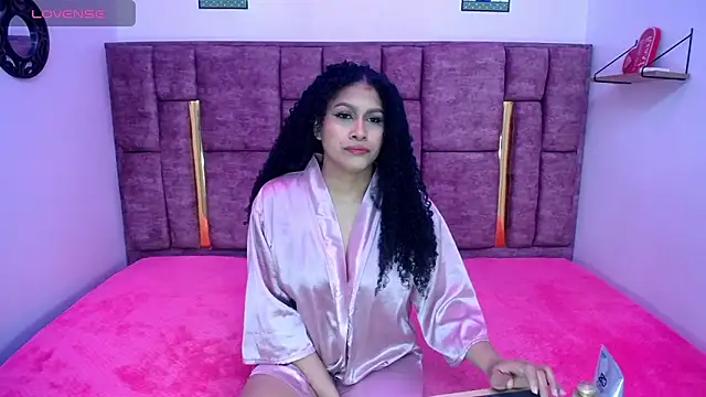 Snapshot of AYSHA_WATSON chatting on 10-21-25, 01:01 AYSHA WATSON online show from 10-21-25, 01:01