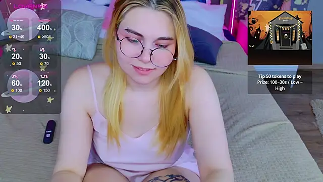 Evie Vall online show from 10-20-25, 03:23