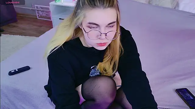 Evie Vall online show from 11-03-25, 03:13