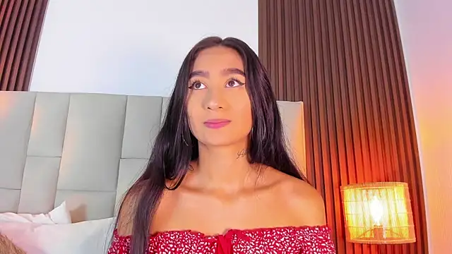 Nicolqueen  online show from 05-08-26, 11:15