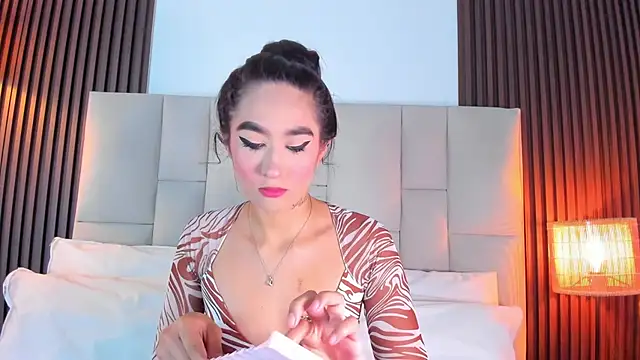 Nicolqueen  online show from 06-23-26, 11:41