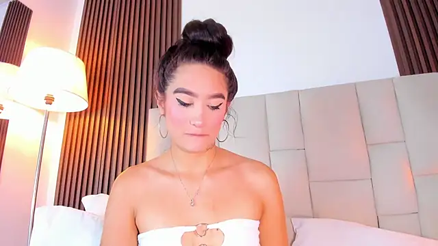 Nicolqueen  online show from 06-26-26, 11:25