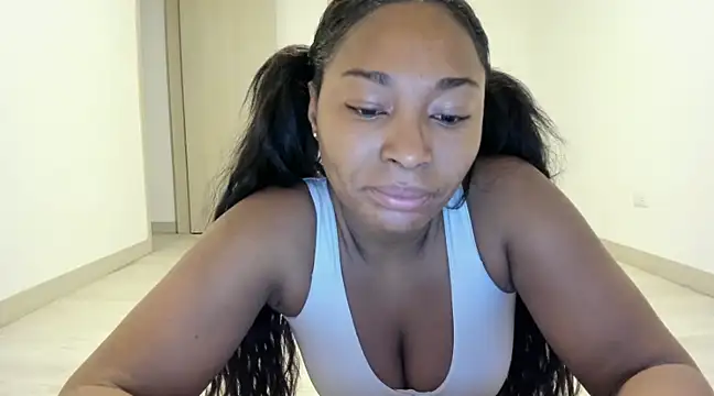 Snapshot of Meganbelford1 chatting on 01-17-25, 01:36 Meganbelford1 online show from 01-17-25, 01:36