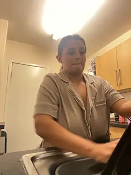 Snapshot of Goldiebaby chatting on 09-24-25, 07:17 Goldiebaby online show from 09-24-25, 07:17