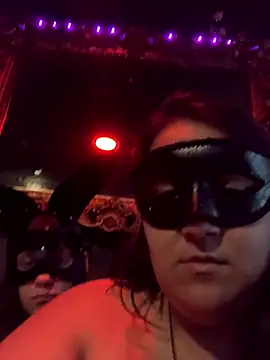 ElizabethRosee online show from 10-31-25, 05:19