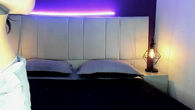 NiraLux online show from 10-25-25, 01:07