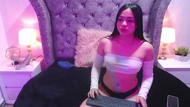 Scarlett Love  online show from 09-13-25, 01:00