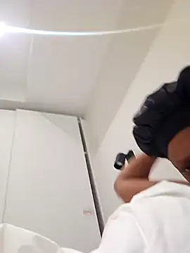 Snapshot of trickyOne chatting on 10-04-25, 07:12 trickyOne online show from 10-04-25, 07:12