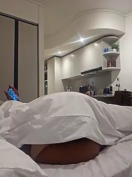 Snapshot of trickyOne chatting on 10-12-25, 09:58 trickyOne online show from 10-12-25, 09:58