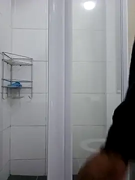 Snapshot of trickyOne chatting on 11-04-25, 04:06 trickyOne online show from 11-04-25, 04:06