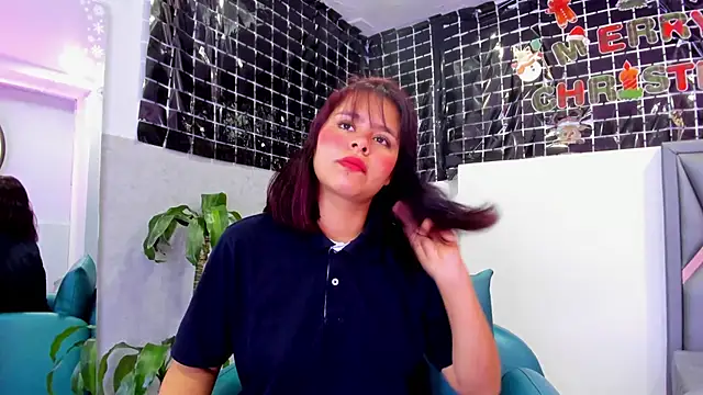 Sofia villareal online show from 12-15-25, 12:53