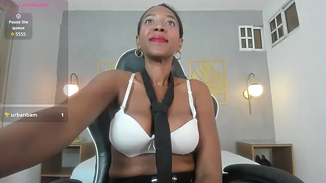 coral15  online show from 09-30-25, 02:49