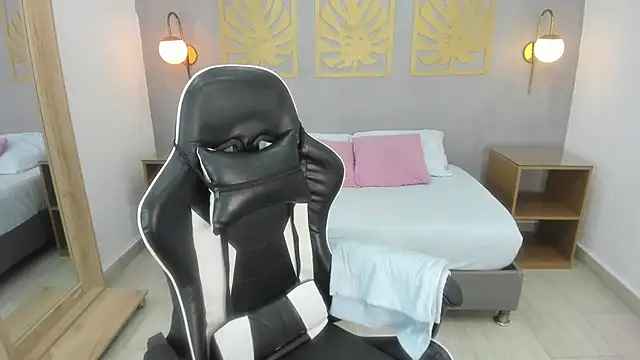 coral15  online show from 10-03-25, 01:57