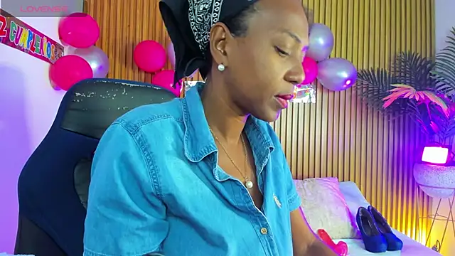 coral15  online show from 10-16-25, 02:12