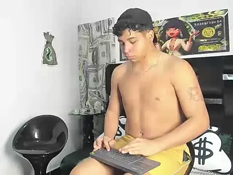 Big Femboy02 online show from 09-17-25, 01:46
