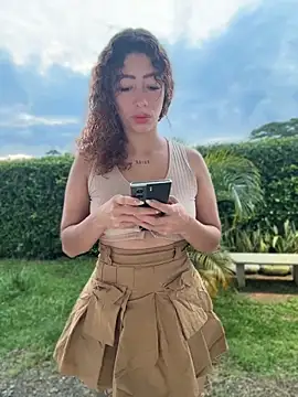roxyrougee online show from 05-05-26, 10:45