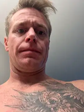 DILFiGuess11 online show from 10-28-25, 04:38