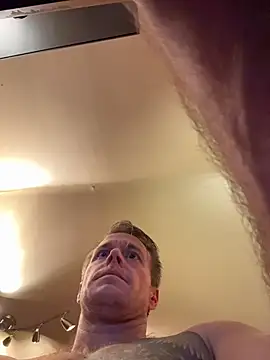 Snapshot of DILFiGuess11 chatting on 02-25-26, 04:33 DILFiGuess11 online show from 02-25-26, 04:33