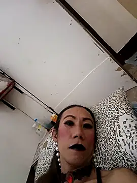 Snapshot of xx9inchesCOCKxx chatting on 11-17-25, 04:29 xx9inchesCOCKxx online show from 11-17-25, 04:29