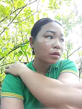 Snapshot of may-squirl chatting on 09-15-25, 01:05 may-squirl online show from 09-15-25, 01:05