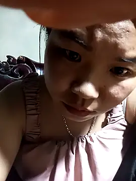 Snapshot of may-squirl chatting on 10-01-25, 01:39 may-squirl online show from 10-01-25, 01:39