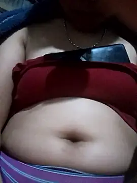 Snapshot of may-squirl chatting on 10-08-25, 01:31 may-squirl online show from 10-08-25, 01:31