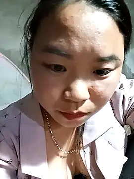 Snapshot of may-squirl chatting on 10-21-25, 01:45 may-squirl online show from 10-21-25, 01:45