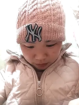 Snapshot of may-squirl chatting on 11-13-25, 01:37 may-squirl online show from 11-13-25, 01:37