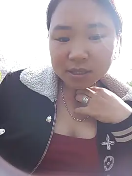 Snapshot of may-squirl chatting on 11-16-25, 05:35 may-squirl online show from 11-16-25, 05:35