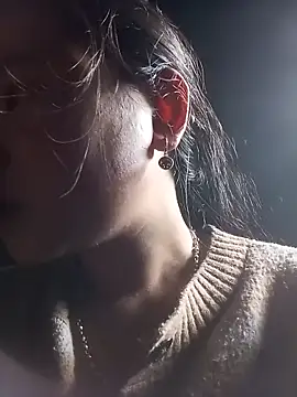 Snapshot of may-squirl chatting on 11-18-25, 01:44 may-squirl online show from 11-18-25, 01:44