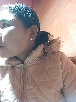 Snapshot of may-squirl chatting on 11-19-25, 01:49 may-squirl online show from 11-19-25, 01:49