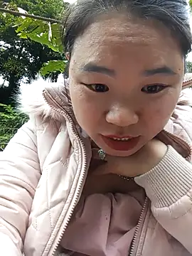 Snapshot of may-squirl chatting on 11-20-25, 02:01 may-squirl online show from 11-20-25, 02:01