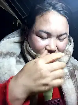 Snapshot of may-squirl chatting on 01-06-26, 01:20 may-squirl online show from 01-06-26, 01:20