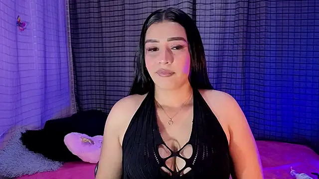 Snapshot of Kayleemorales chatting on 10-20-25, 06:19 Kayleemorales online show from 10-20-25, 06:19