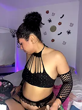 ViolettaMiller  online show from 10-31-25, 01:12