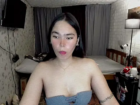 awesomegurl21 online show from 10-05-25, 02:43