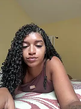 Snapshot of larajuli chatting on 03-23-26, 06:12 larajuli online show from 03-23-26, 06:12