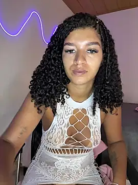 Snapshot of larajuli chatting on 03-24-26, 01:49 larajuli online show from 03-24-26, 01:49