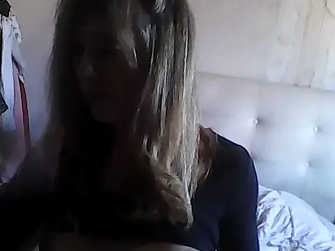 Transfanny online show from 09-12-25, 03:23