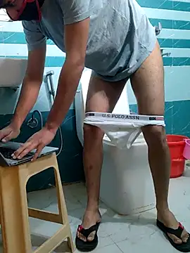 Snapshot of johnysinsr chatting on 12-20-25, 03:13 johnysinsr online show from 12-20-25, 03:13